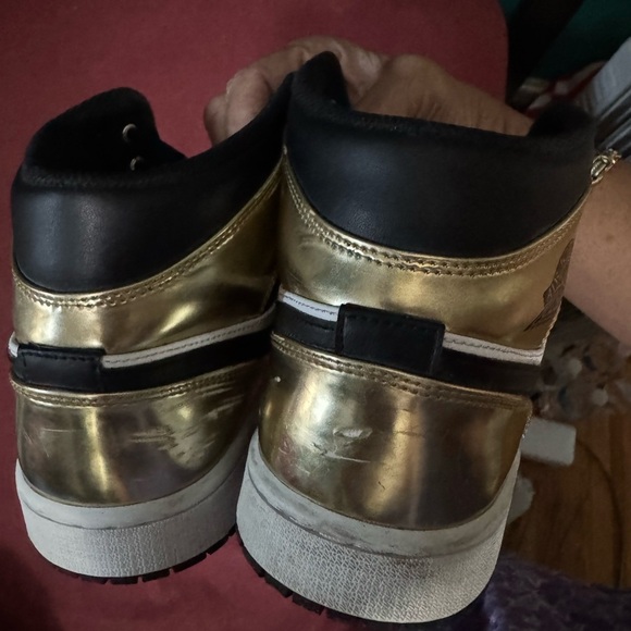 Nike Air High-Tops with Gold and White Finish - Picture 9 of 9